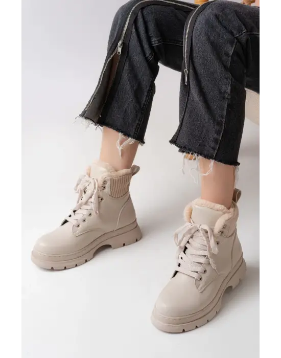 Bej Bağcıklı Günlük Kadın Bot