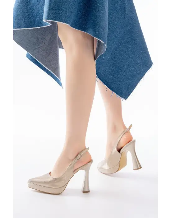 B-2101 Gold Günlük Arkası Açık Yılan Desenli Topuklu Bayan Ayakkabı