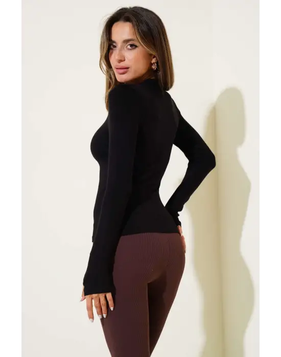 Basic Parmak Geçirme Detaylı Bluz Siyah T4266