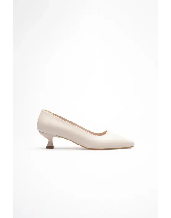 Bej Kadın Günlük Kısa Topuklu Stiletto Ayakkabı TR20MS03B