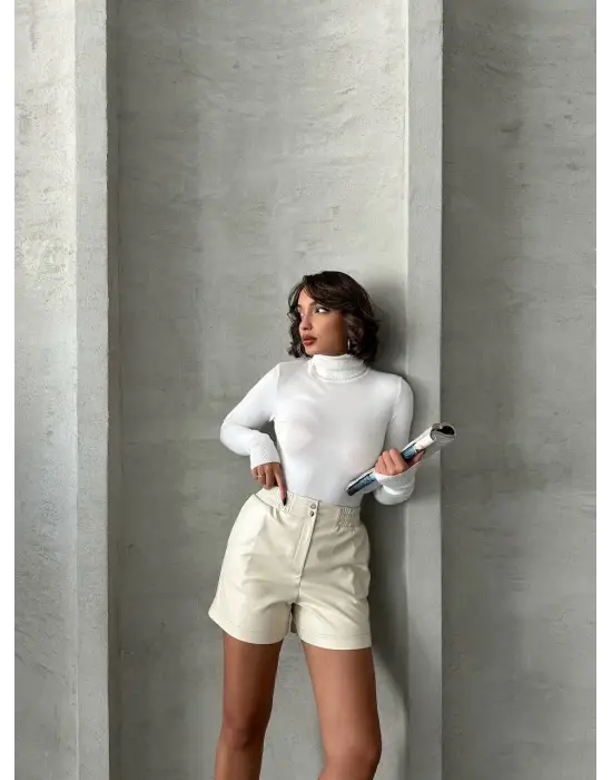 Beli Lastikli Çıtçıtlı Deri Şort Krem W241007