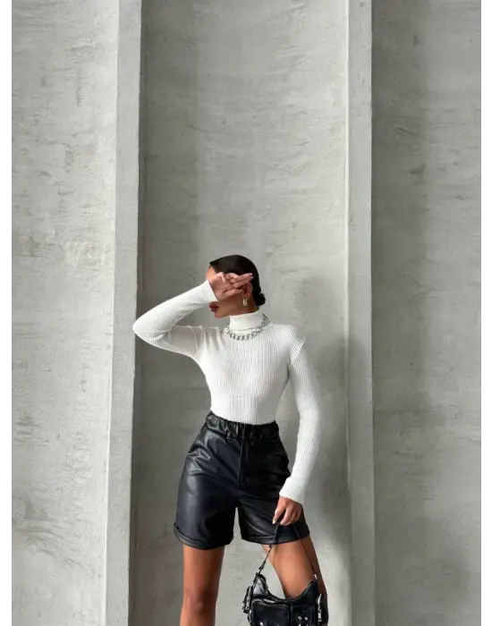 Beli Lastikli Duble Paça Deri Şort Siyah W24755