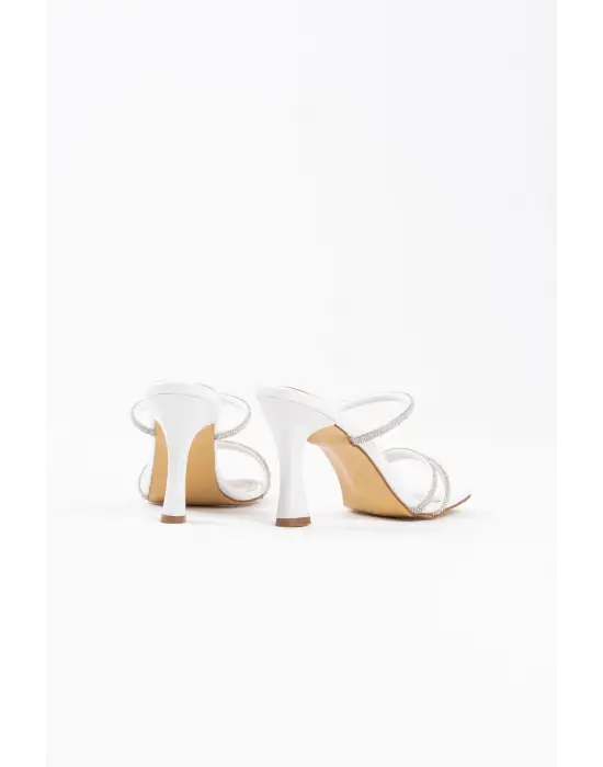 Beyaz Taşlı İnce Bantlı Kadın Topuklu Terlik TR20MY01B