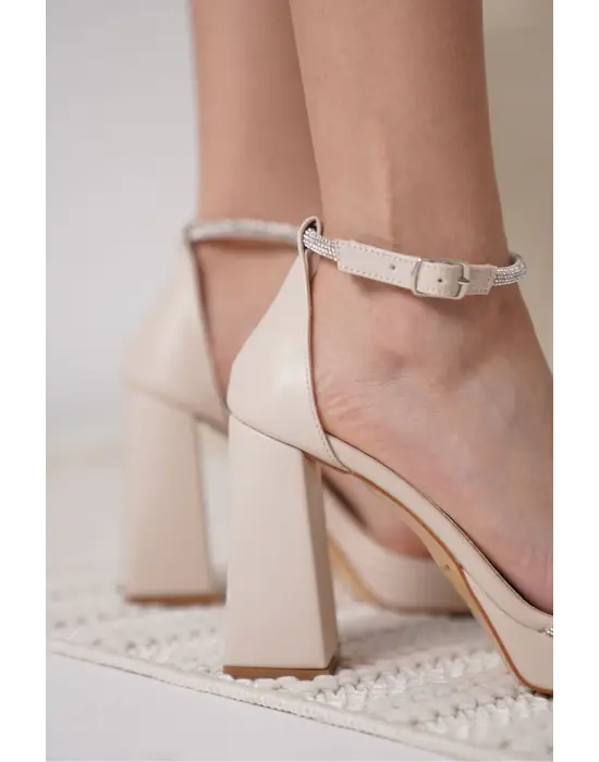 Blaire Kadın Bej Topuklu Sandalet