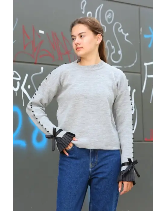 Boncuklu Bile Detaylı Kazak Gri