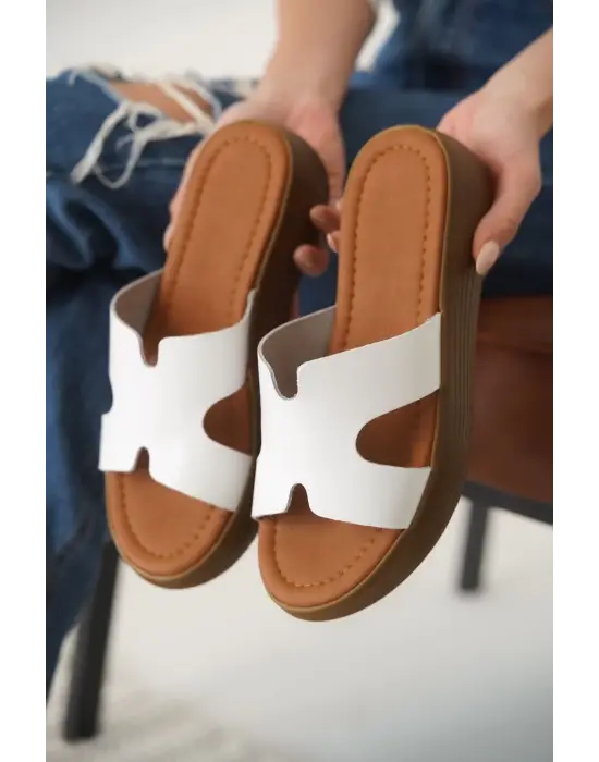 Borlina Beyaz Hakiki Deri Terlik