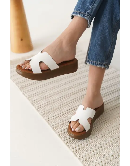 Borlina Beyaz Hakiki Deri Terlik