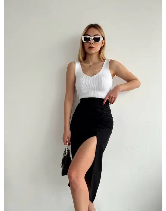 Büzgülü Uzun Yırtmaçlı Midi Boy Etek Siyah