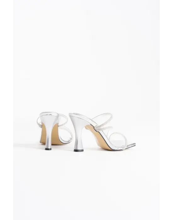 Capella Gümüş Kadın Taşlı Topuklu Terlik