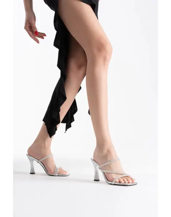 Capella Gümüş Kadın Taşlı Topuklu Terlik