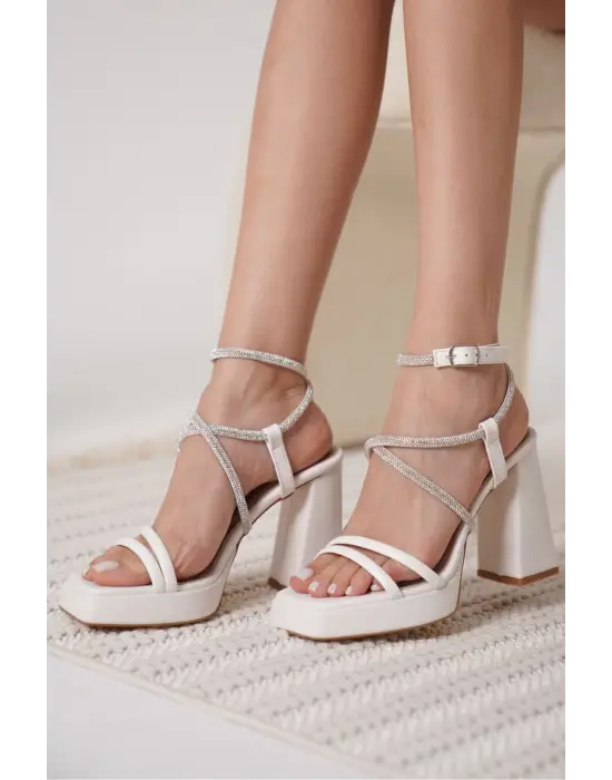 Carmen Kadın Beyaz Topuklu Sandalet