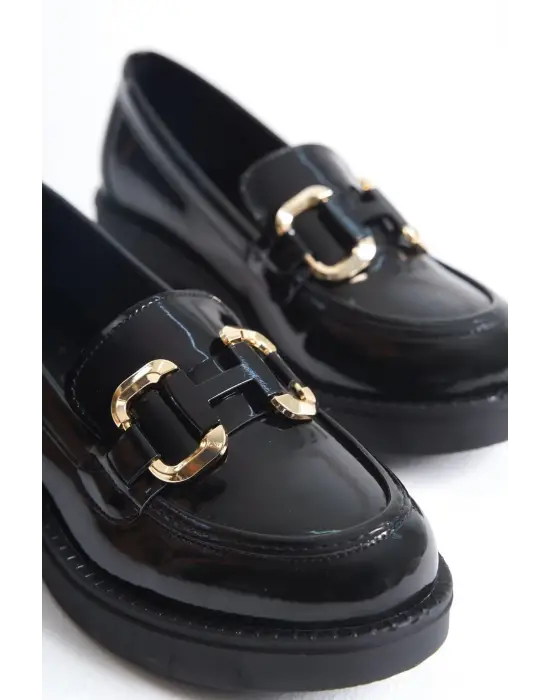 Caro Rugan Siyah Gold Tokalı Kadın Loafer