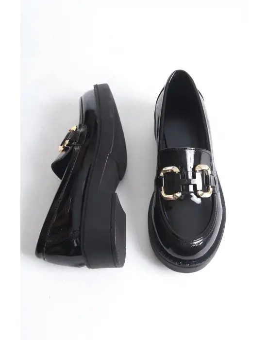 Caro Rugan Siyah Gold Tokalı Kadın Loafer