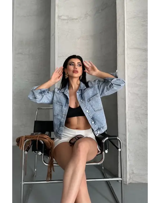 Çift Cepli Kol Katlamalı Kar Yıkama Crop Kot Ceket Buz Mavi D2000