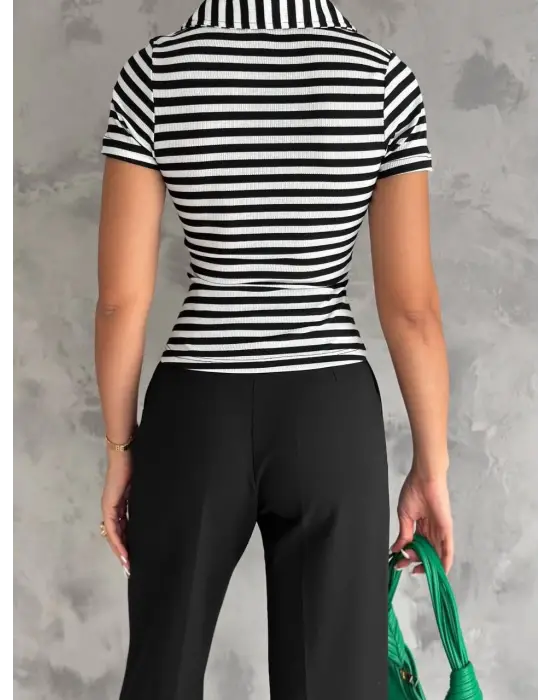 Çizgili Kaşkorse V Yaka Tişört Siyahbeyaz