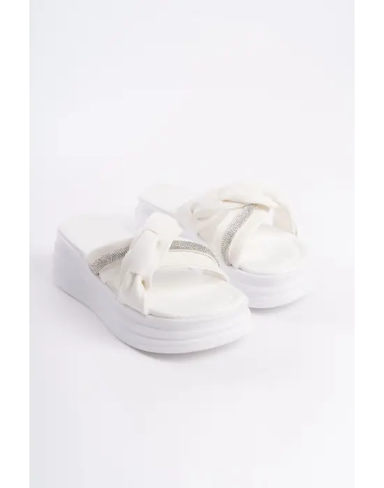 Clara Düz Topuklu Kurdele Desenli Taşlı Kalın Ve Ortopedik Taban Kadın Terlik  Bt - Beyaz