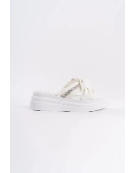 Clara Düz Topuklu Kurdele Desenli Taşlı Kalın Ve Ortopedik Taban Kadın Terlik  Bt - Beyaz