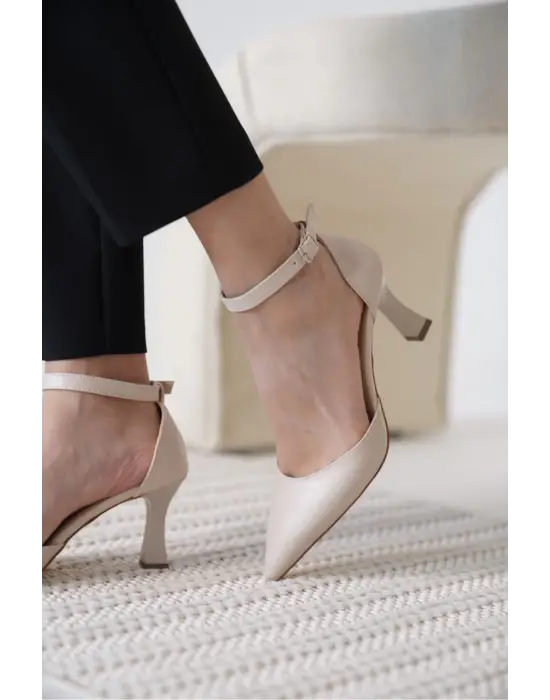 Clara Kadın Bej Topuklu Ayakkabı