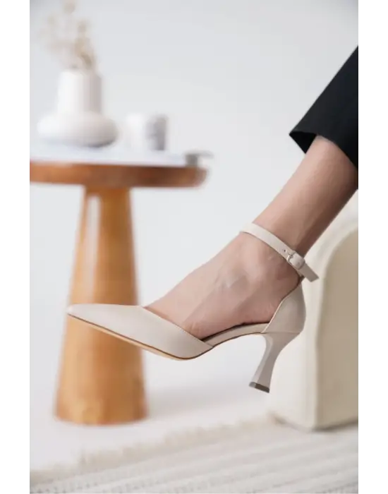 Clara Kadın Bej Topuklu Ayakkabı