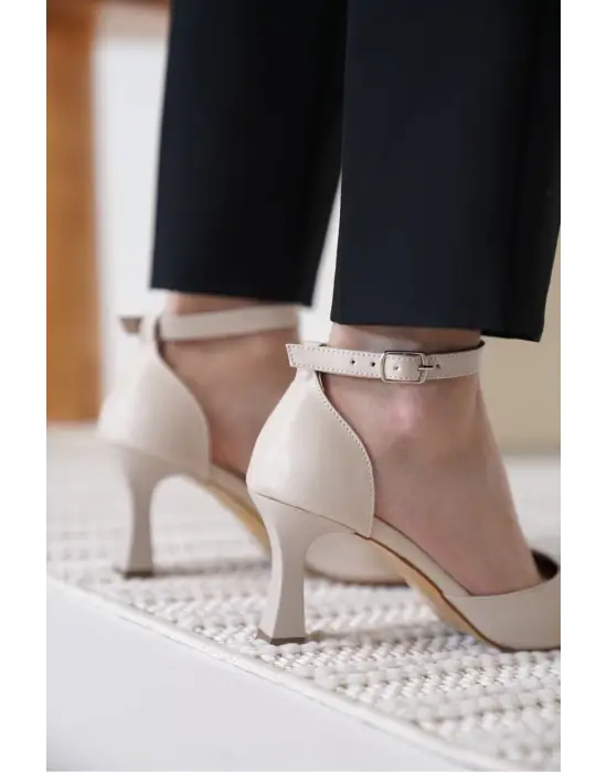 Clara Kadın Bej Topuklu Ayakkabı