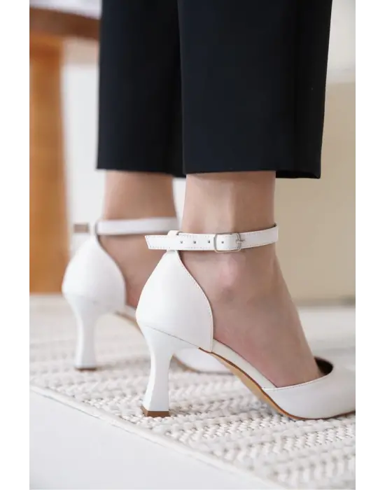 Clara Kadın Beyaz Topuklu Ayakkabı