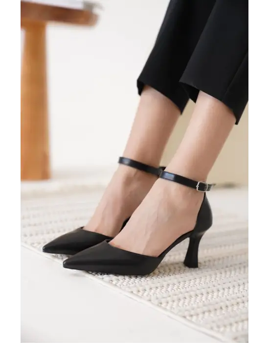 Clara Kadın Siyah Topuklu Ayakkabı