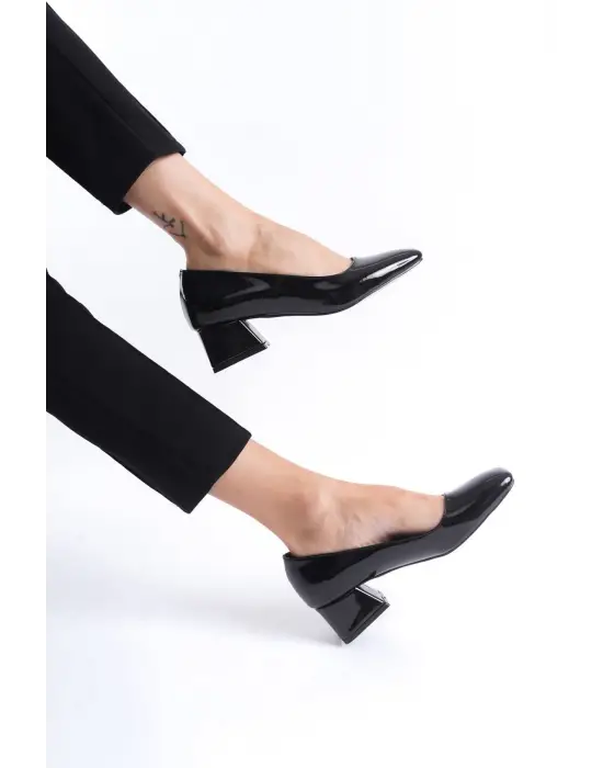 Clay Kadın Siyah Rugan Topuklu Ayakkabı