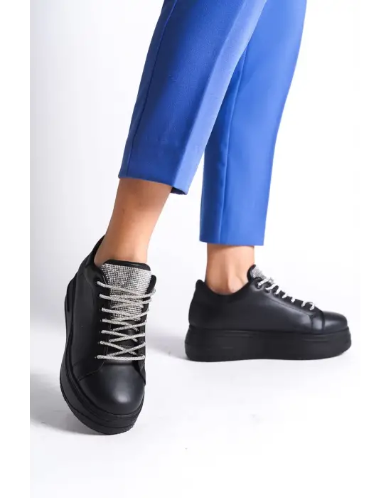 Della Bağcıklı Ortopedik Taban Taşlı Kadın Sneaker Spor Ayakkabı  St - Siyah
