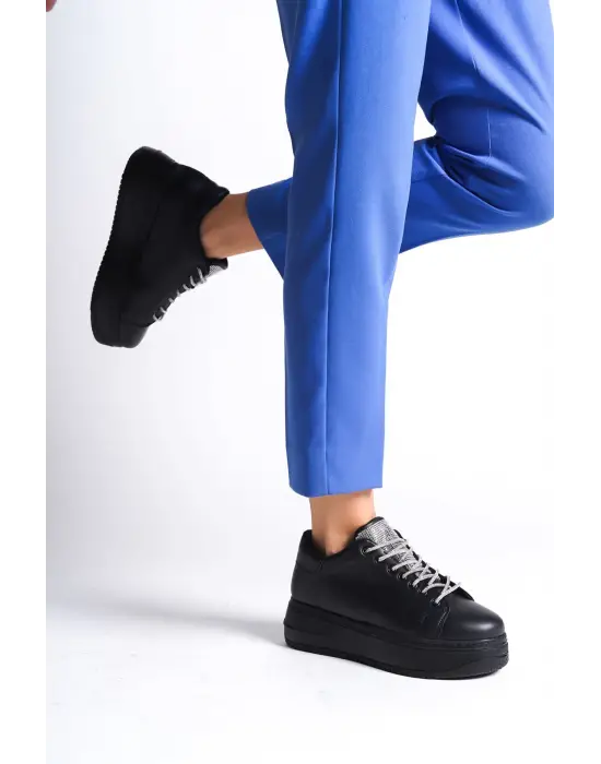 Della Bağcıklı Ortopedik Taban Taşlı Kadın Sneaker Spor Ayakkabı  St - Siyah