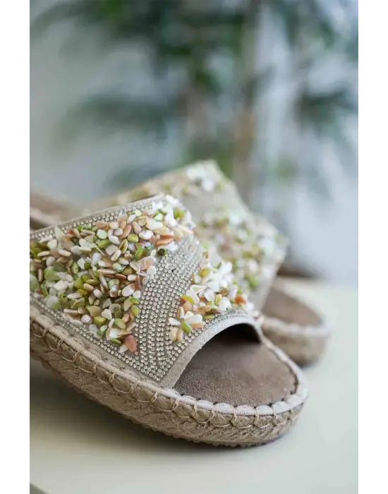 Dennis Kadın Bej Taş İşlemeli Terlik