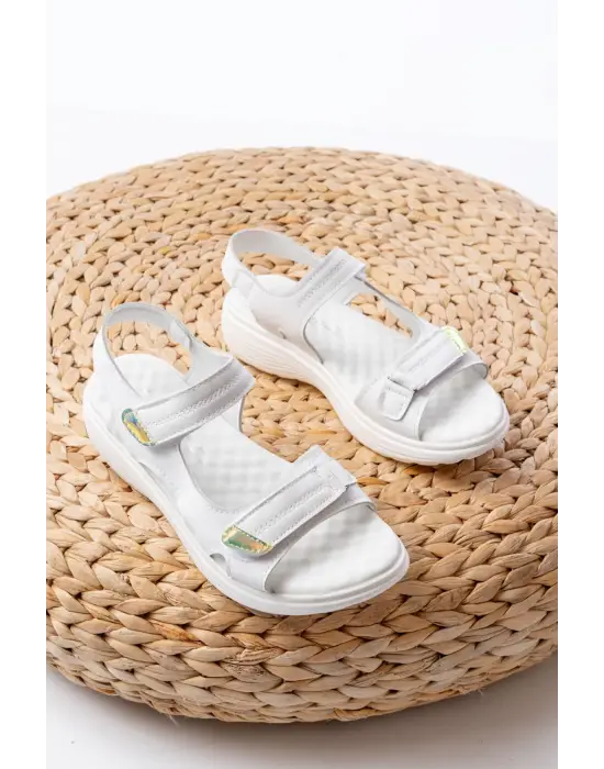 DM-363  Beyaz Baret Cırtlı Dikişli Günlük Kadın Sandalet