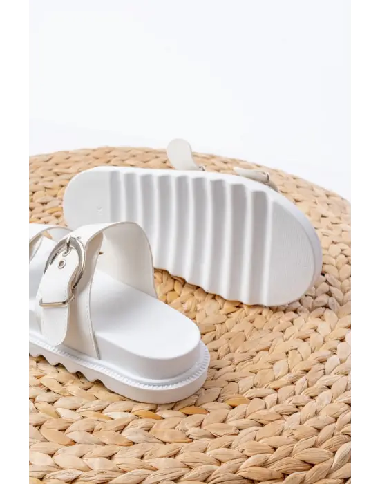 DM-6010 Beyaz Toka Aksesuarlı Günlük Kadın Terlik