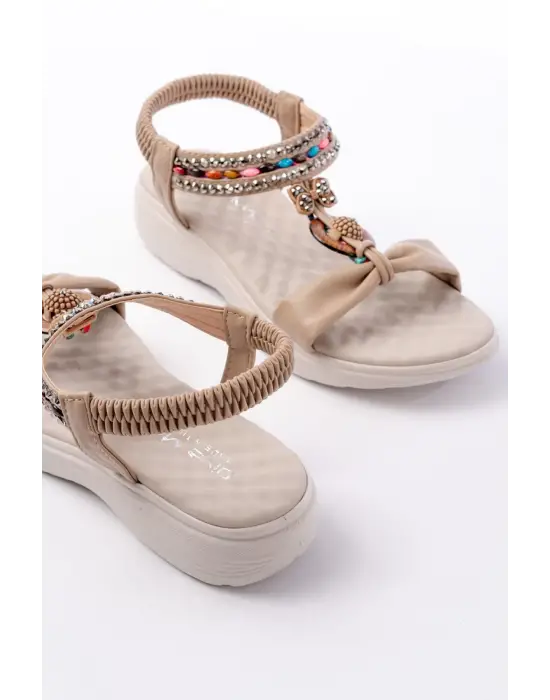 Bej Taşlı Arka Lastikli Günlük Kadın Sandalet