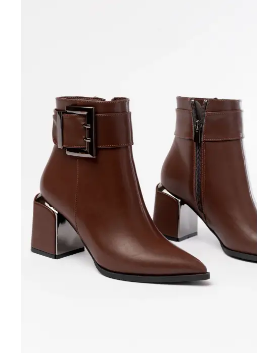Kahverengi Toka Aksesuarlı Topuklu Fermuarlı Günlük Kadın Bot