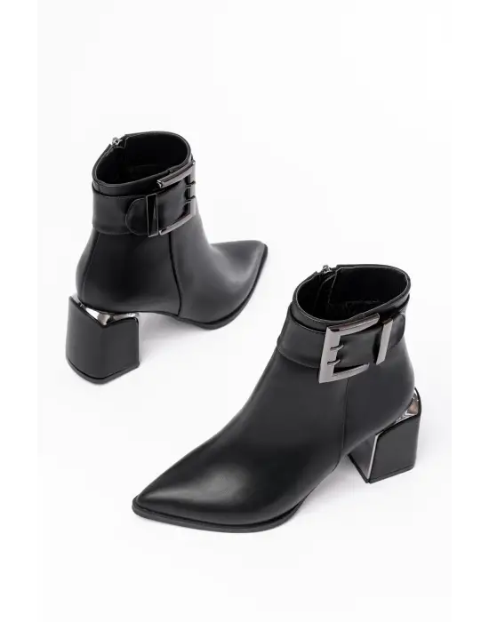 Siyah Toka Aksesuarlı Topuklu Fermuarlı Günlük Kadın Bot