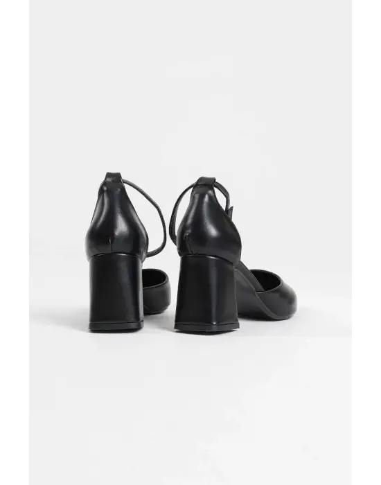 Doren Siyah Cilt Kadın Topuklu Ayakkabı