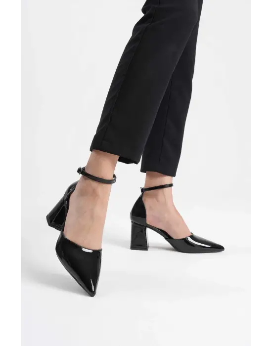 Doren Siyah Rugan Kadın Topuklu Ayakkabı