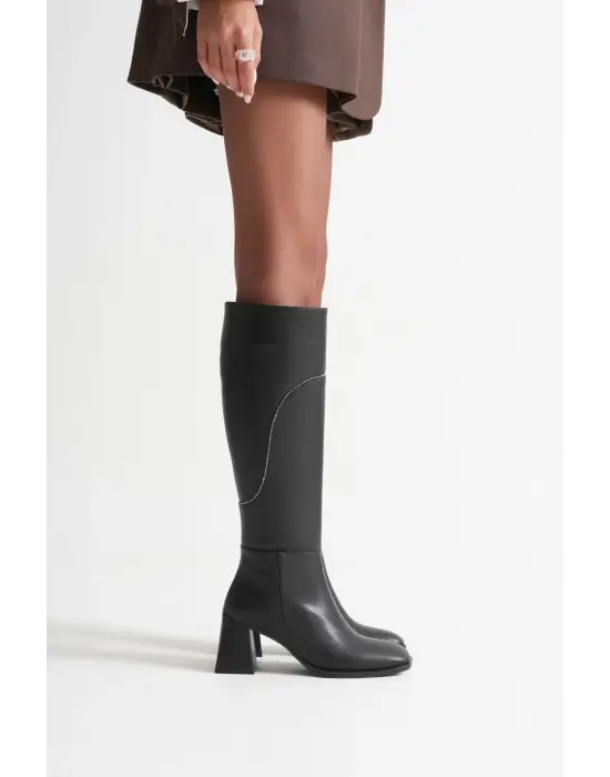 Elora Kadın Siyah Topuklu Kışlık Çizme