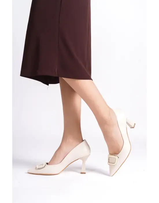 Emery Kadın Bej Topuklu Ayakkabı