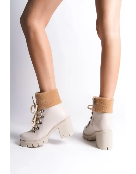 Emma Bağcıklı Fermuarlı Ortopedik Taban Topuklu Kürk Detaylıkadın Bot Kt - Krem