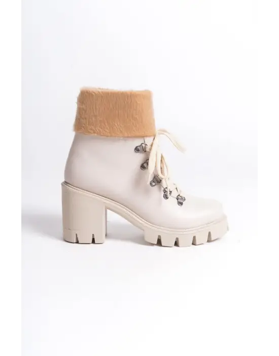Emma Bağcıklı Fermuarlı Ortopedik Taban Topuklu Kürk Detaylıkadın Bot Kt - Krem