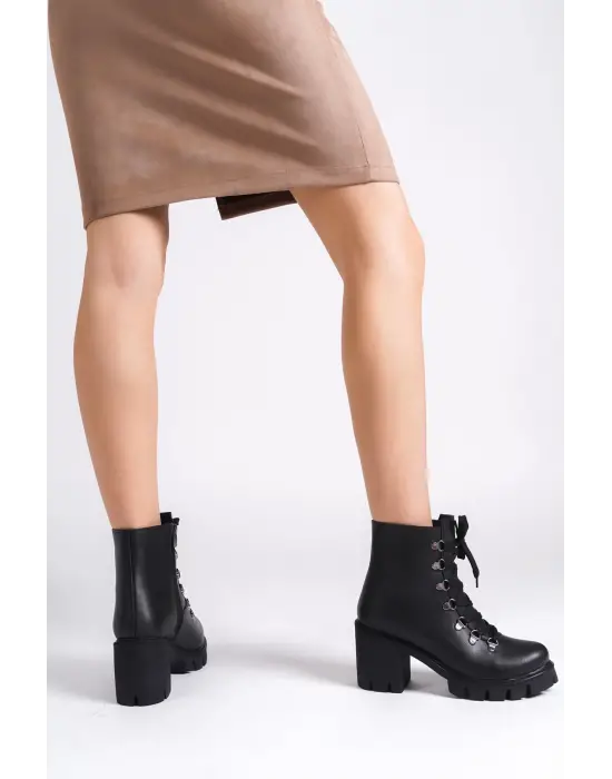 Emma Bağcıklı Fermuarlı Ortopedik Taban Topuklukadın Bot  St - Siyah