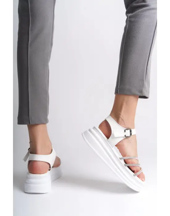 Eva Kalın Tokalı Taşlı Şeritli Ortopedik Taban Kadın Sandalet  Bt - Beyaz