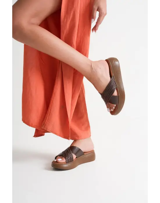 Fayn Acı Kahve Örgü Desenli Hakiki Deri Terlik