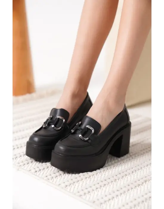 Felice Siyah Gümüş Tokalı Kadın Loafer