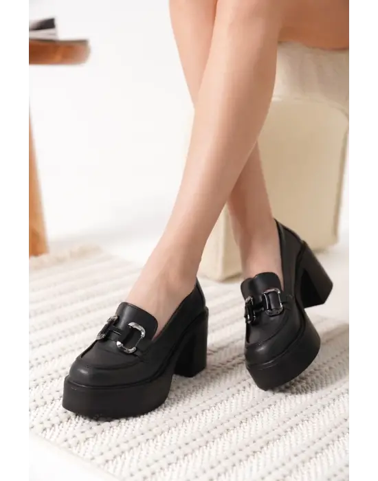 Felice Siyah Gümüş Tokalı Kadın Loafer