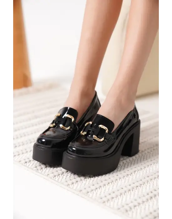 Felice Siyah Rugan Gold Tokalı Kadın Loafer