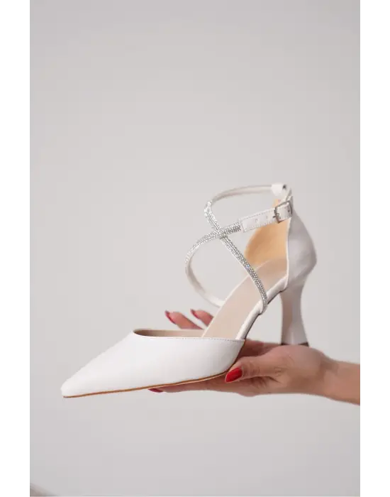 Fiona Taşlı Kadın Beyaz Topuklu Ayakkabı