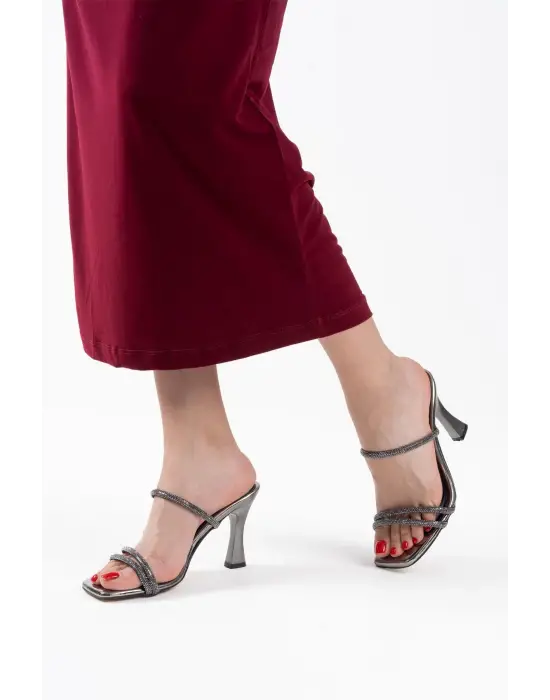 Füme Ayna Taşlı Kadın Topuklu Terlik TR20MY01G