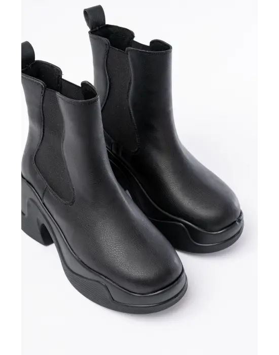 Siyah Yüksek Tabanlı Lastikli Günlük Kadın Bot